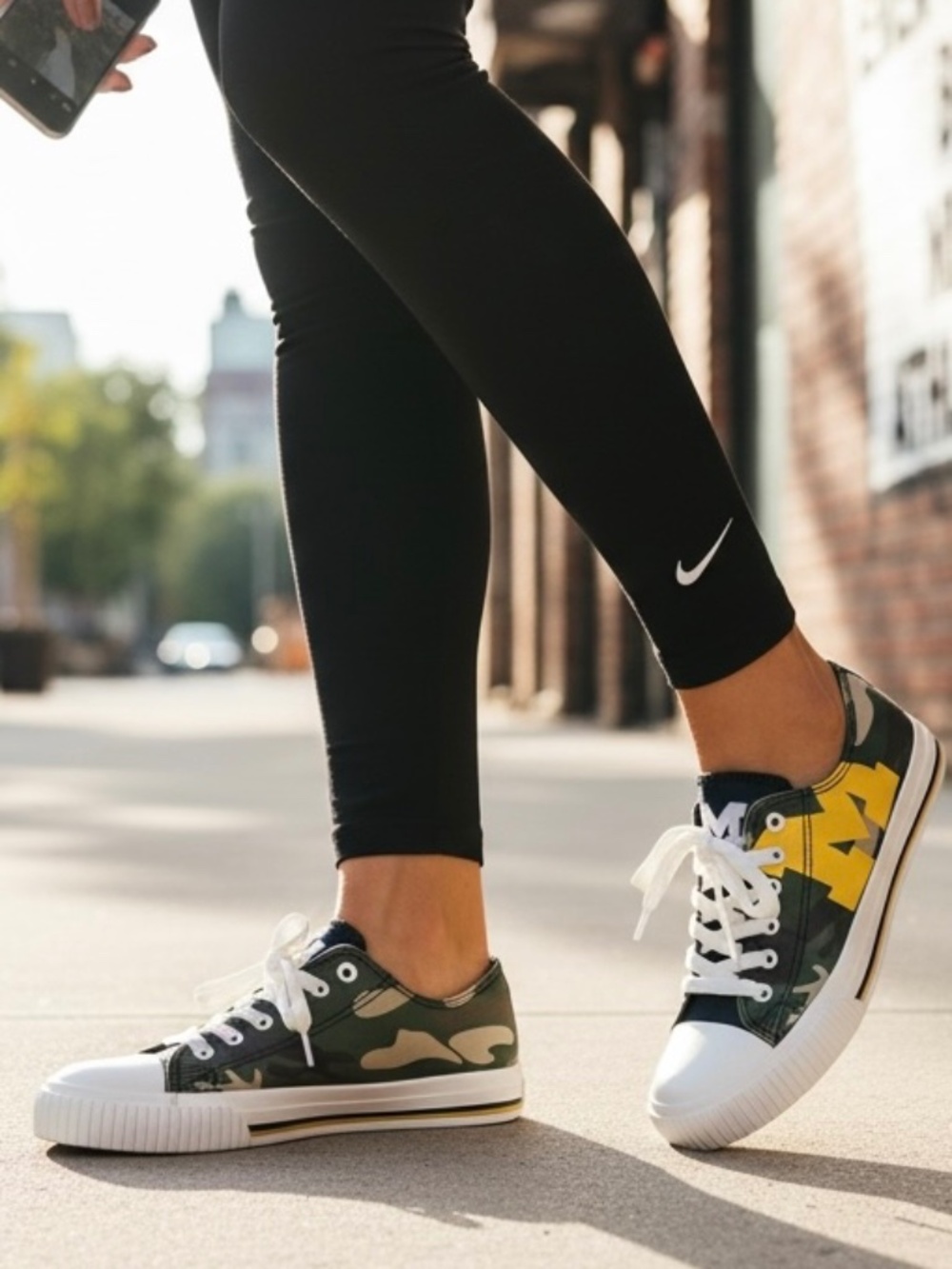 FOCO University of Michigan Wolverines Womens  Sport Camouflage Canvas Shoes 9